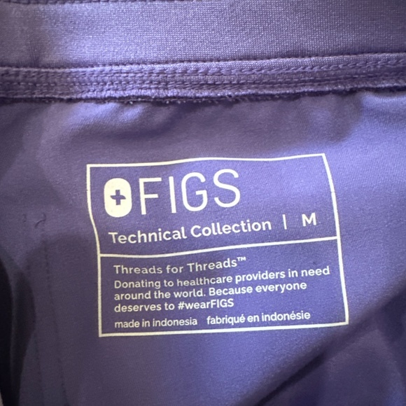 FIGS PURPLE SCRUB SET - Picture 4 of 5